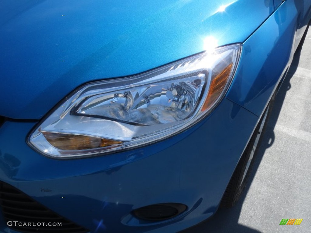 2013 Focus SE Hatchback - Blue Candy / Charcoal Black photo #8