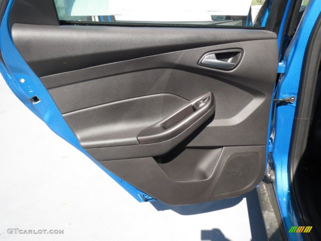 2013 Focus SE Hatchback - Blue Candy / Charcoal Black photo #17