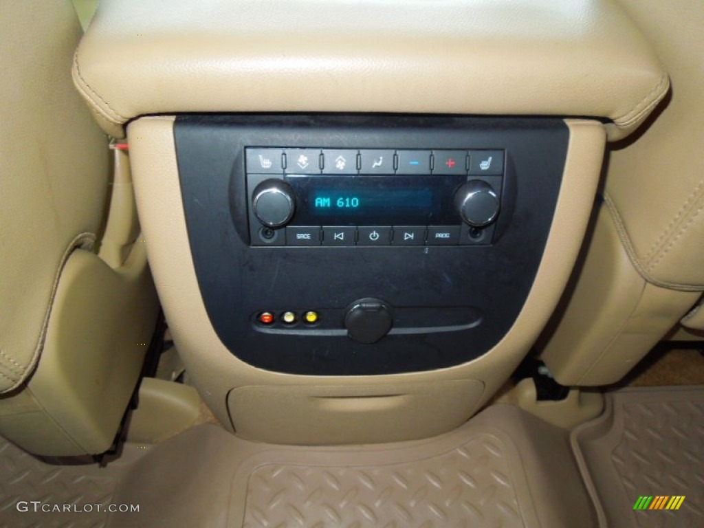 2007 Chevrolet Suburban 1500 LTZ 4x4 Controls Photo #71897754