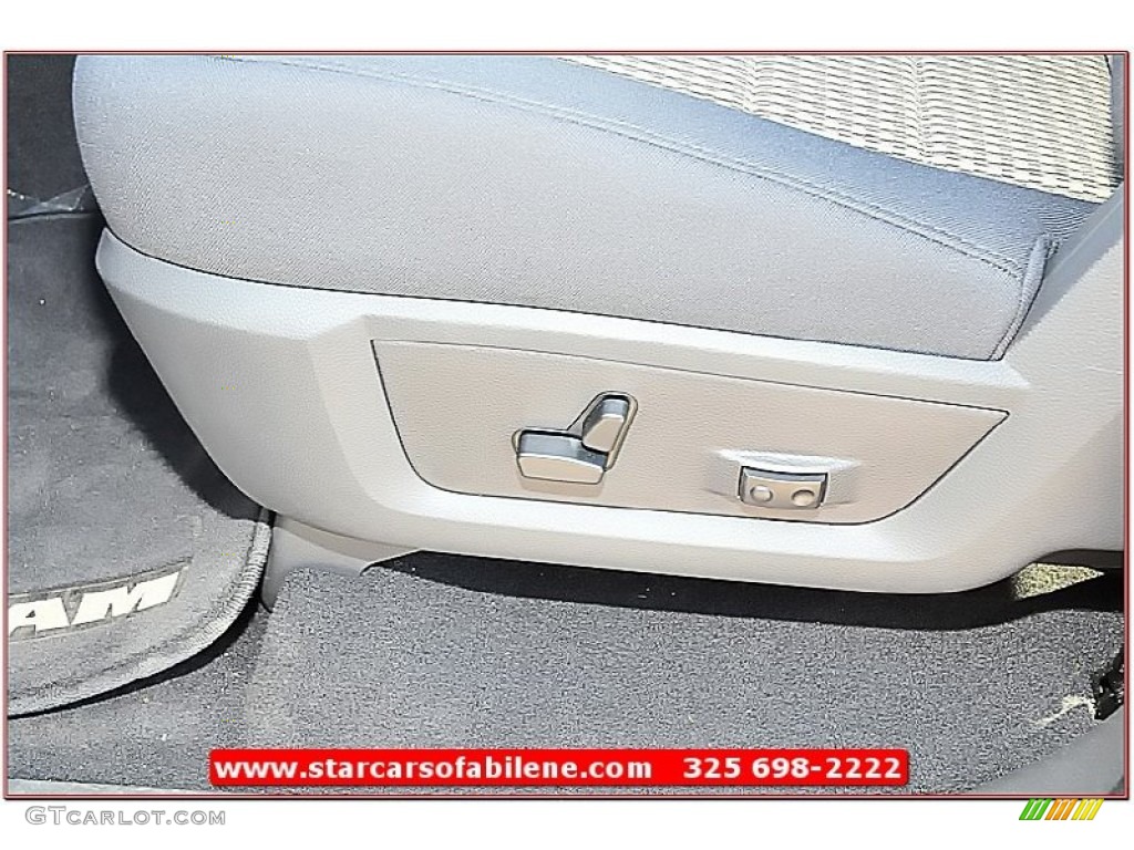 2012 Ram 1500 Lone Star Quad Cab 4x4 - Bright Silver Metallic / Dark Slate Gray/Medium Graystone photo #15