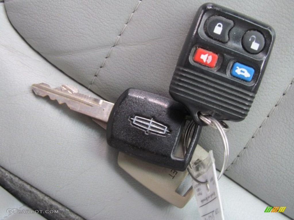 2006 Lincoln LS V8 Keys Photos