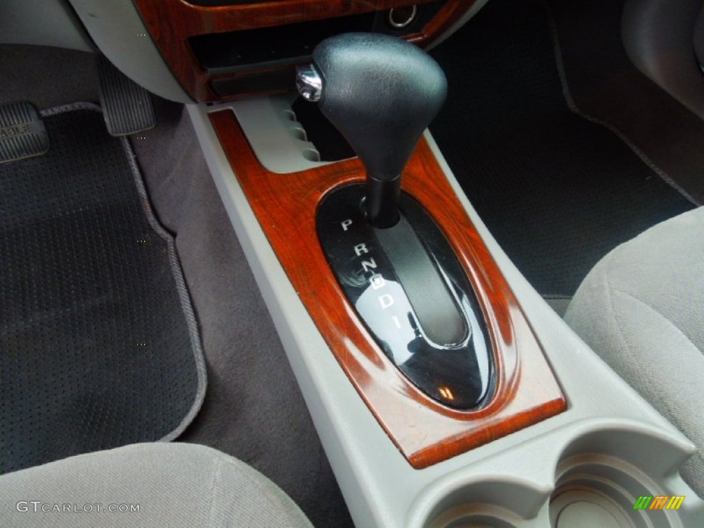 2004 Ford Taurus SEL Sedan Transmission Photos