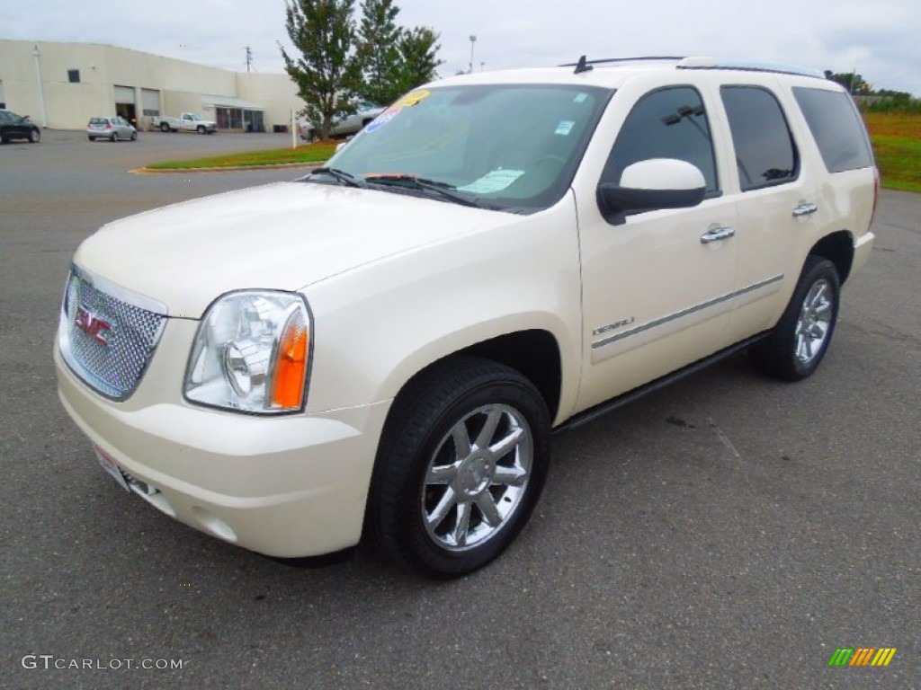 2009 Yukon Denali AWD - White Diamond Tricoat / Cocoa/Light Cashmere photo #1