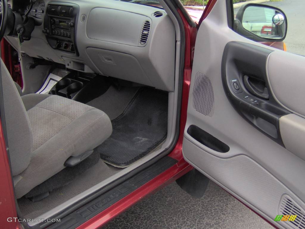 2000 B-Series Truck B3000 SE Extended Cab - Toreador Red Metallic / Gray photo #16