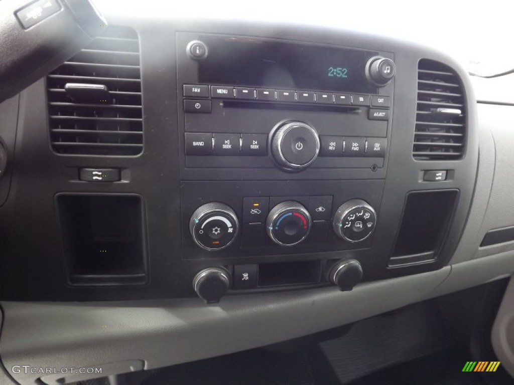 2011 Silverado 1500 LS Regular Cab - Sheer Silver Metallic / Dark Titanium photo #12