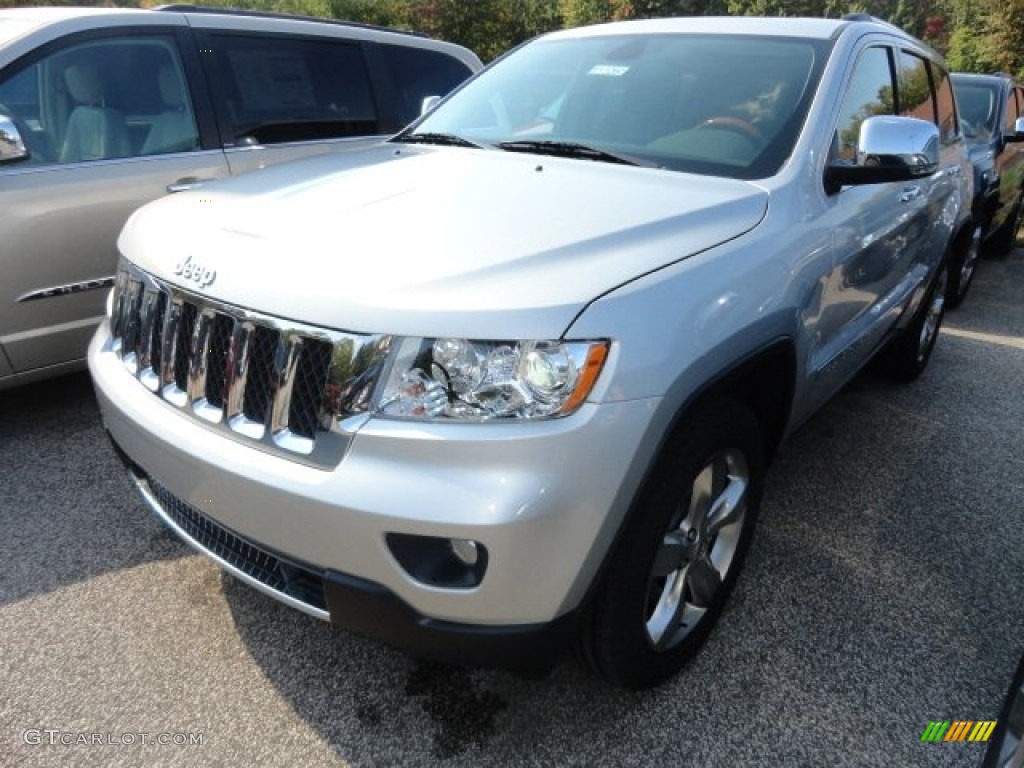 Bright Silver Metallic Jeep Grand Cherokee