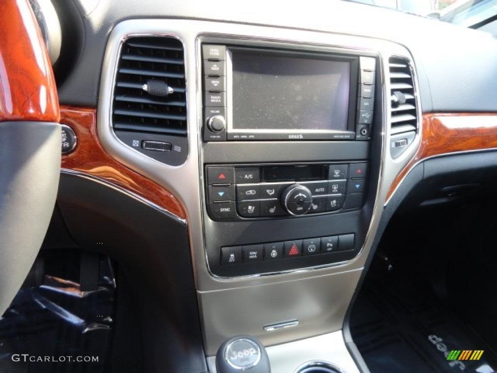 2013 Grand Cherokee Overland 4x4 - Bright Silver Metallic / Black/Light Frost Beige photo #6