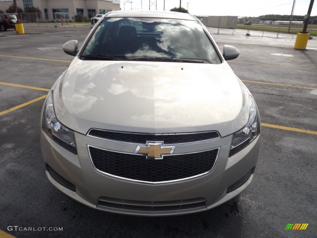 2013 Cruze ECO - Champagne Silver Metallic / Jet Black photo #2