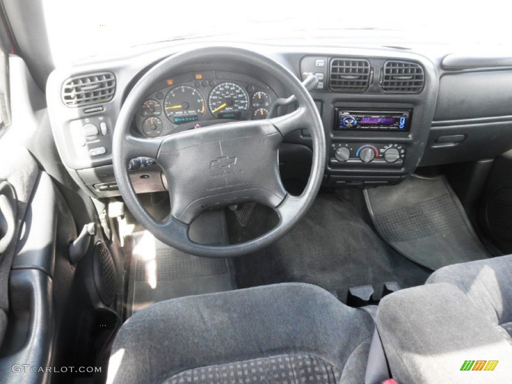 1998 Chevrolet S10 LS Extended Cab 4x4 Dashboard Photos