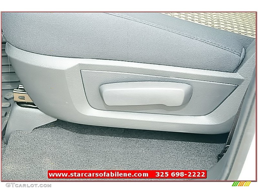 2012 Ram 1500 ST Quad Cab - Bright White / Dark Slate Gray/Medium Graystone photo #14