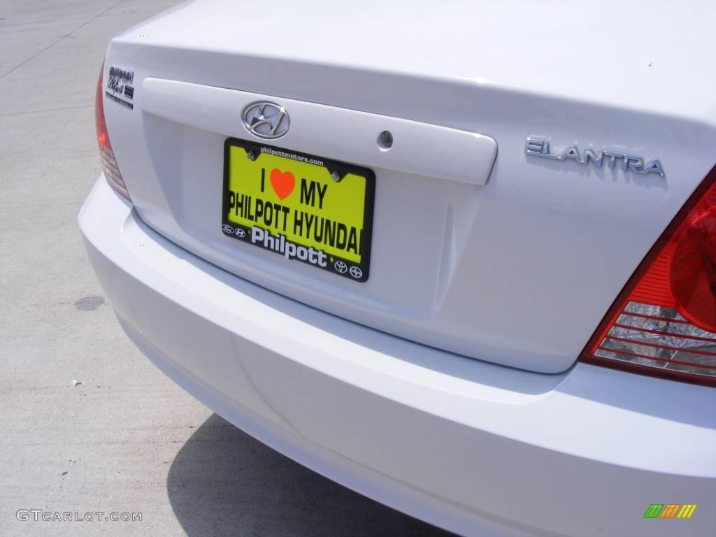 2005 Elantra GLS Sedan - Nordic White / Gray photo #17