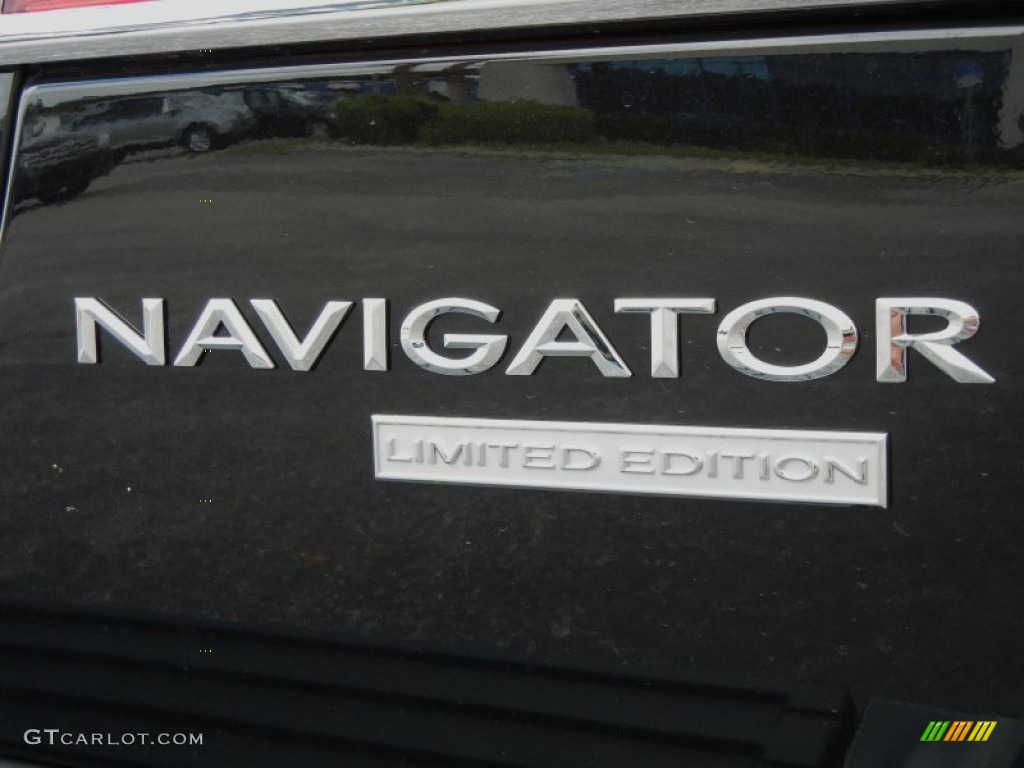 2013 Navigator Monochrome Limited Edition 4x2 - Tuxedo Black Metallic / Limited Canyon w/Black Piping photo #4