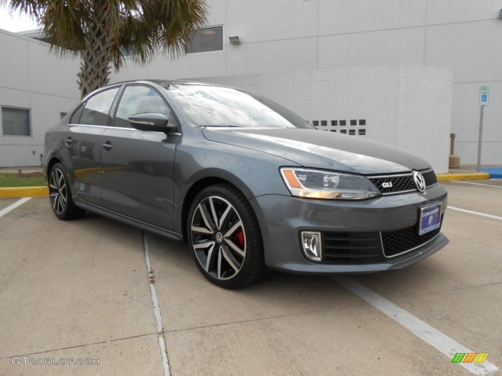 Platinum Gray Metallic Volkswagen Jetta