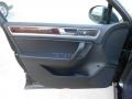 Black - Touareg TDI Executive 4XMotion Photo No. 10