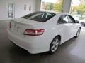 Super White - Camry SE Photo No. 5