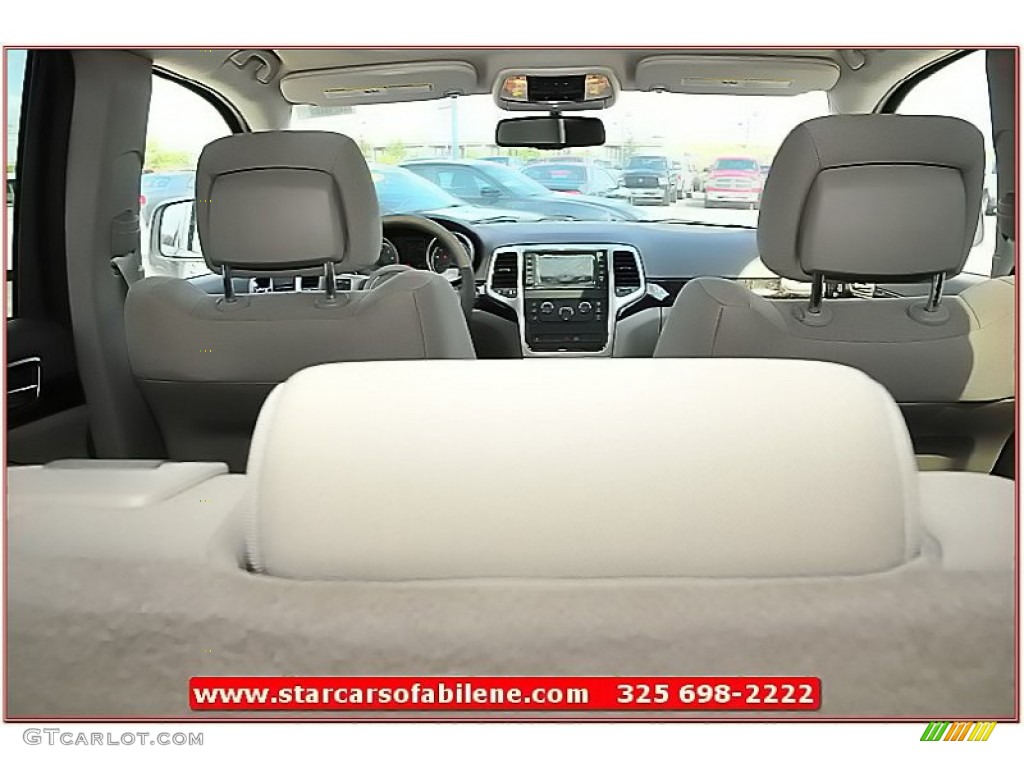 2013 Grand Cherokee Laredo - Bright Silver Metallic / Dark Graystone/Medium Graystone photo #19