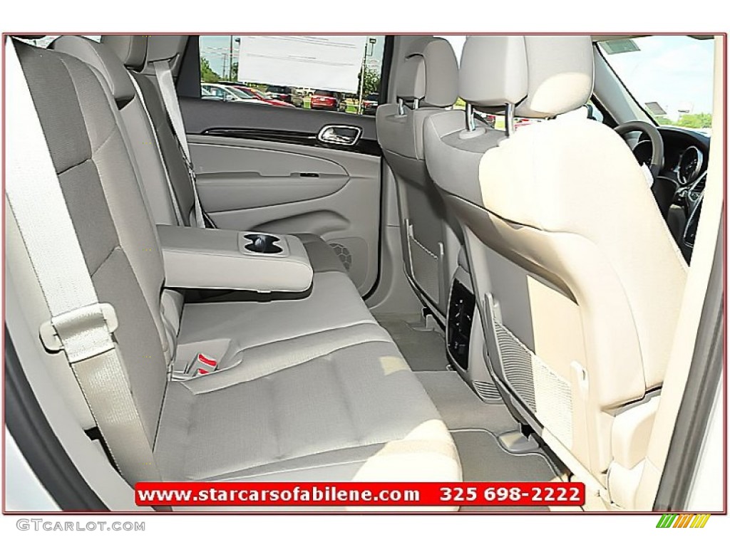2013 Grand Cherokee Laredo - Bright Silver Metallic / Dark Graystone/Medium Graystone photo #21