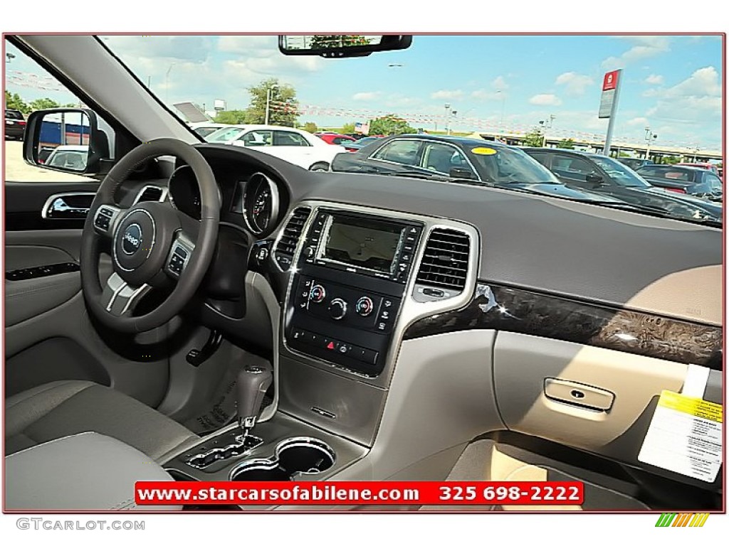 2013 Grand Cherokee Laredo - Bright Silver Metallic / Dark Graystone/Medium Graystone photo #24