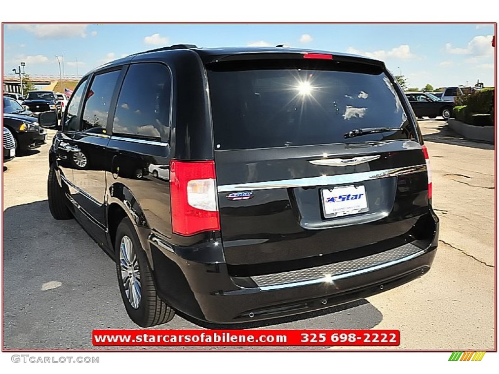 2013 Town & Country Touring - L - Brilliant Black Crystal Pearl / Dark Frost Beige/Medium Frost Beige photo #3