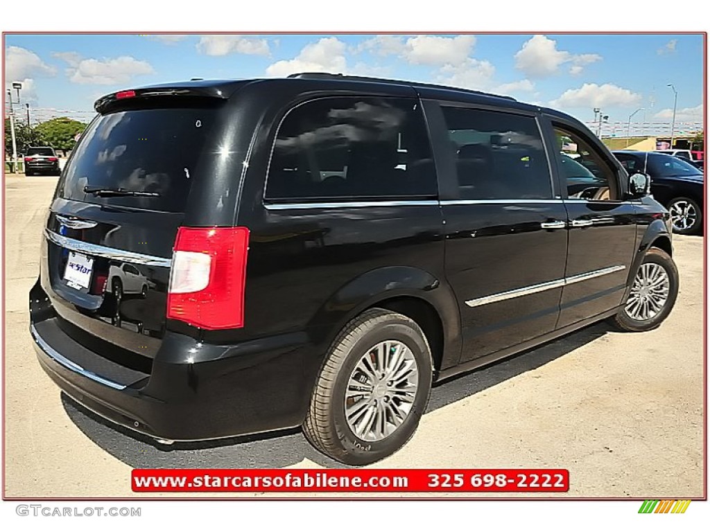 2013 Town & Country Touring - L - Brilliant Black Crystal Pearl / Dark Frost Beige/Medium Frost Beige photo #5