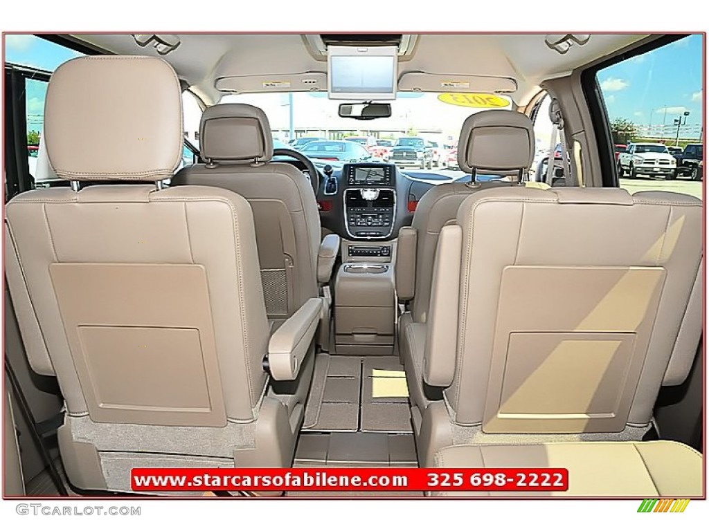 2013 Town & Country Touring - L - Brilliant Black Crystal Pearl / Dark Frost Beige/Medium Frost Beige photo #17