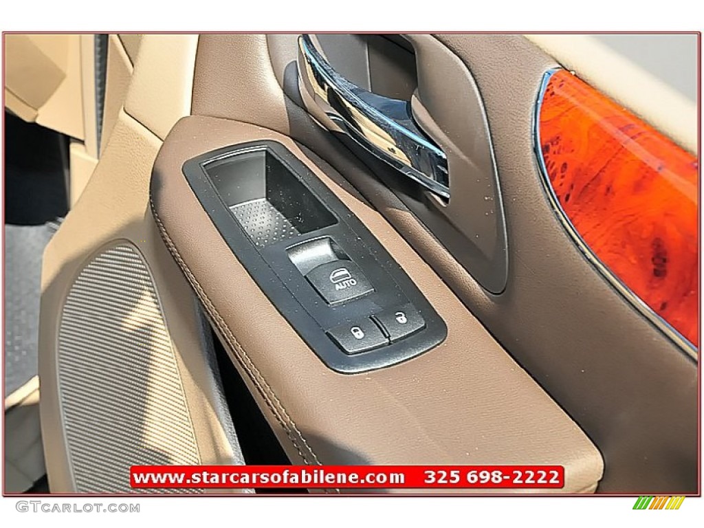 2013 Town & Country Touring - L - Brilliant Black Crystal Pearl / Dark Frost Beige/Medium Frost Beige photo #22