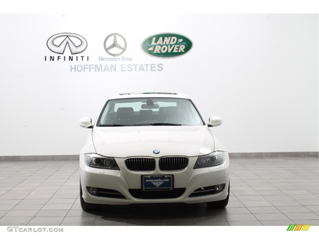 2011 3 Series 335i xDrive Sedan - Alpine White / Black photo #3