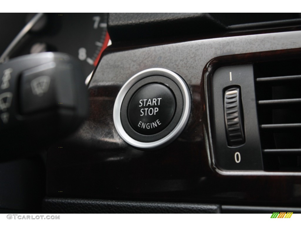 2011 3 Series 335i xDrive Sedan - Alpine White / Black photo #21