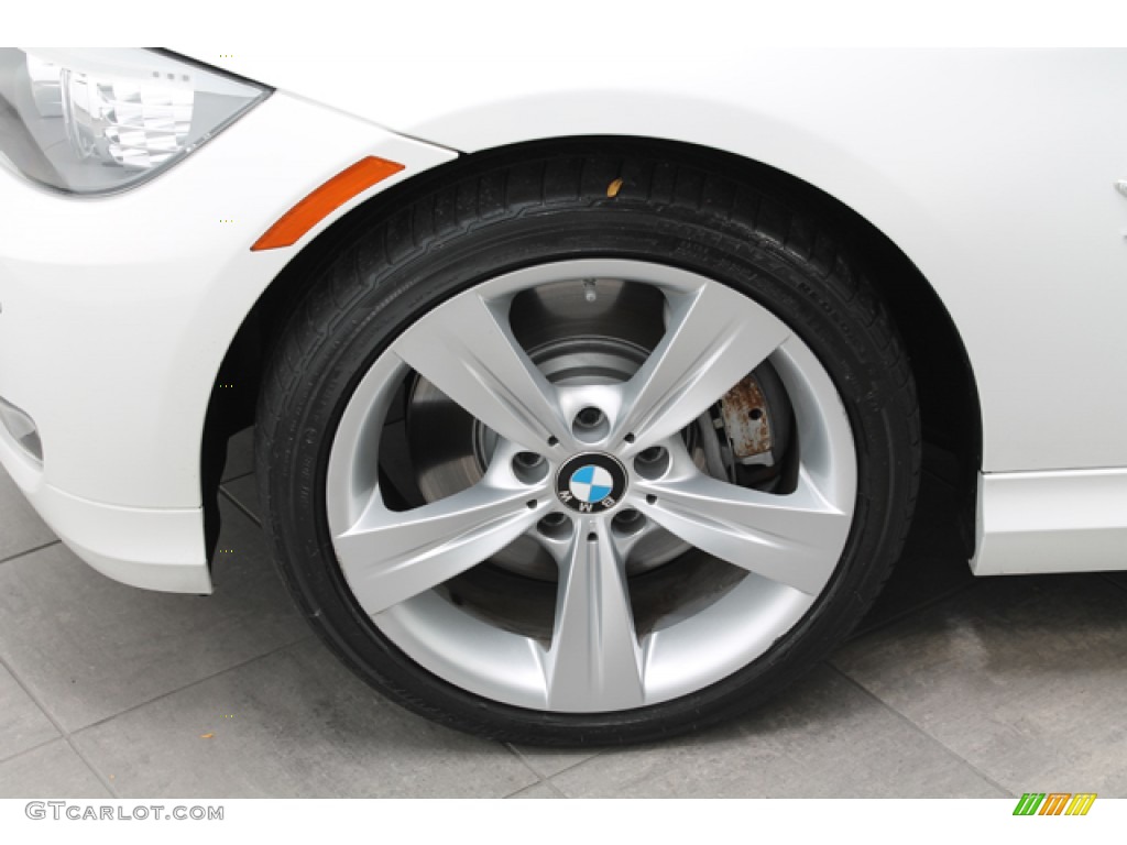 2011 3 Series 335i xDrive Sedan - Alpine White / Black photo #28