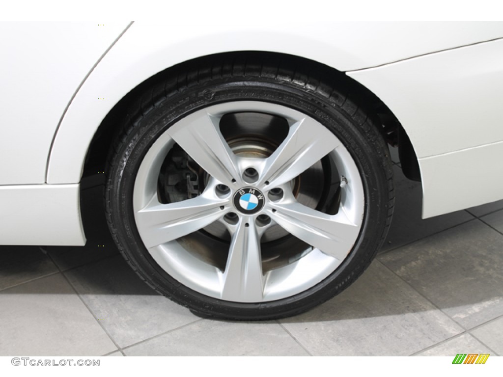 2011 3 Series 335i xDrive Sedan - Alpine White / Black photo #30