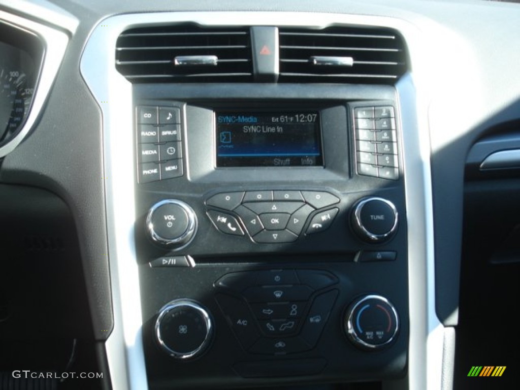 2013 Fusion SE - Sterling Gray Metallic / Charcoal Black photo #14