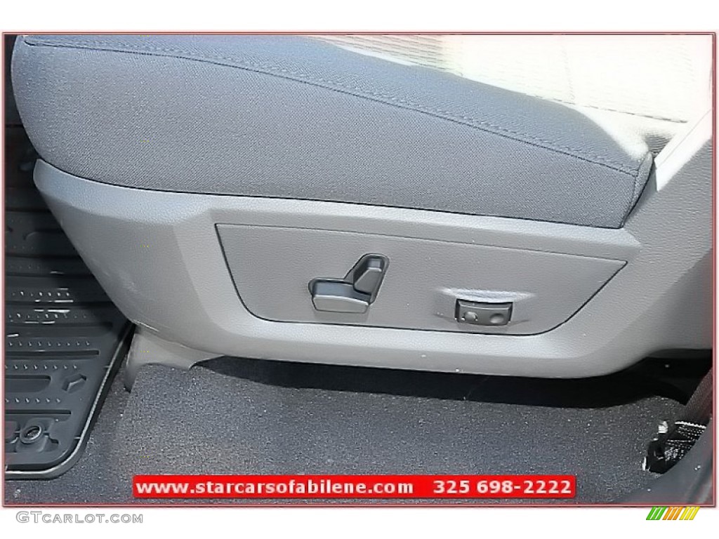 2012 Ram 1500 Lone Star Quad Cab - Bright Silver Metallic / Dark Slate Gray/Medium Graystone photo #13