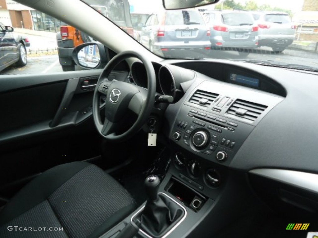 Black Interior 2013 Mazda MAZDA3 i SV 4 Door Photo #71940216