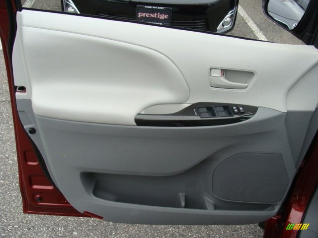 2012 Sienna LE AWD - Salsa Red Pearl / Light Gray photo #6