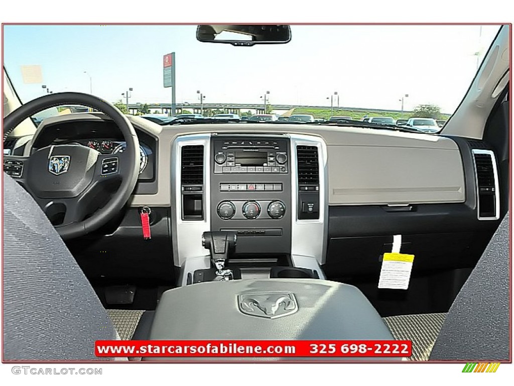 2012 Ram 1500 Lone Star Quad Cab - Bright Silver Metallic / Dark Slate Gray/Medium Graystone photo #25