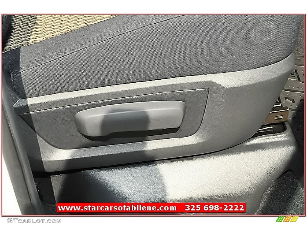 2012 Ram 1500 Express Quad Cab - Bright White / Dark Slate Gray/Medium Graystone photo #21
