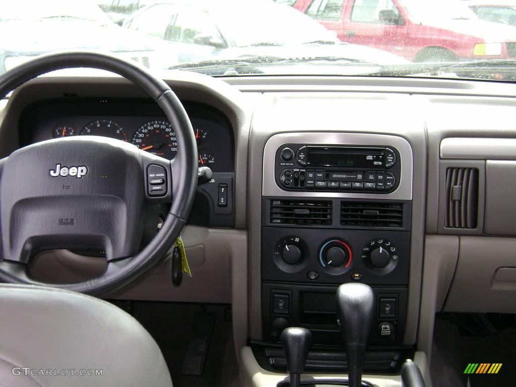 2004 Grand Cherokee Special Edition 4x4 - Light Pewter Metallic / Taupe photo #13