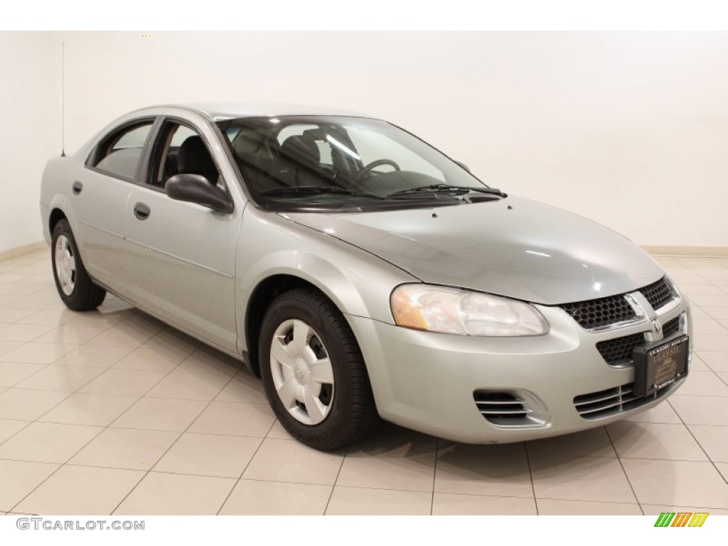 2004 Stratus SE Sedan - Satin Jade Pearlcoat / Dark Slate Gray photo #1