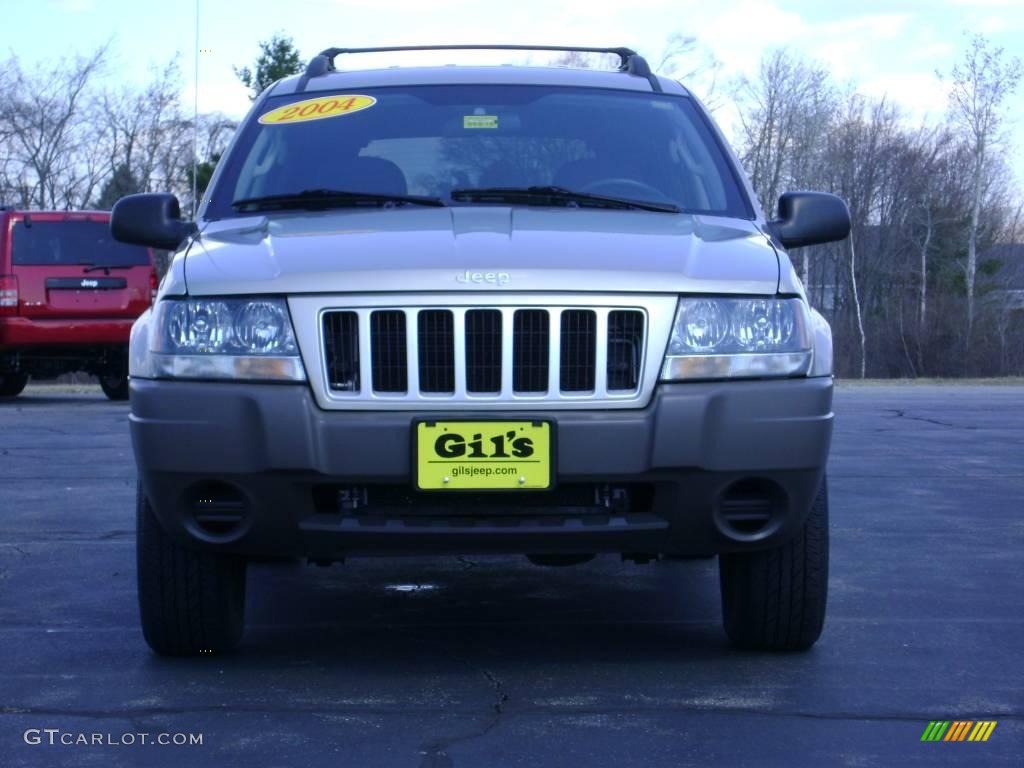 2004 Grand Cherokee Laredo 4x4 - Light Pewter Metallic / Dark Slate Gray photo #2