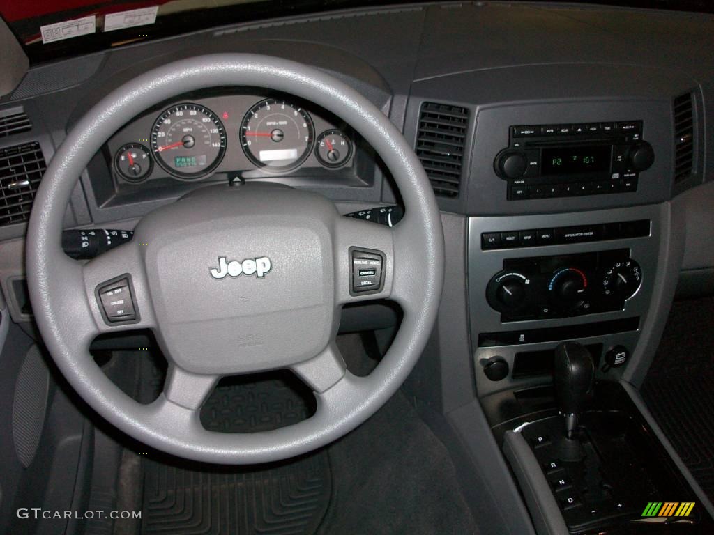 2005 Grand Cherokee Laredo 4x4 - Brilliant Black Crystal Pearl / Medium Slate Gray photo #12