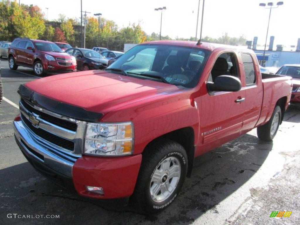 2009 Silverado 1500 LT Extended Cab 4x4 - Victory Red / Ebony photo #4