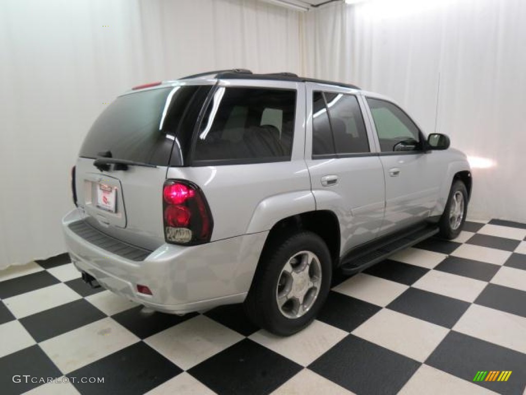 2009 TrailBlazer LT 4x4 - Silver Ice Metallic / Ebony photo #26