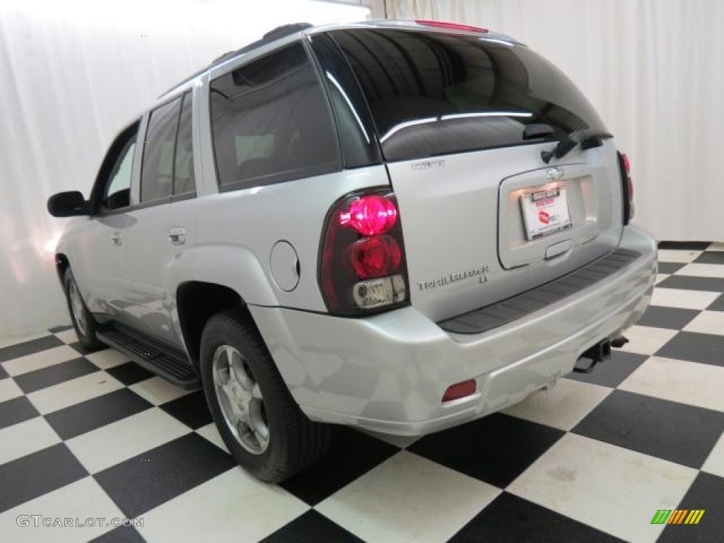 2009 TrailBlazer LT 4x4 - Silver Ice Metallic / Ebony photo #28