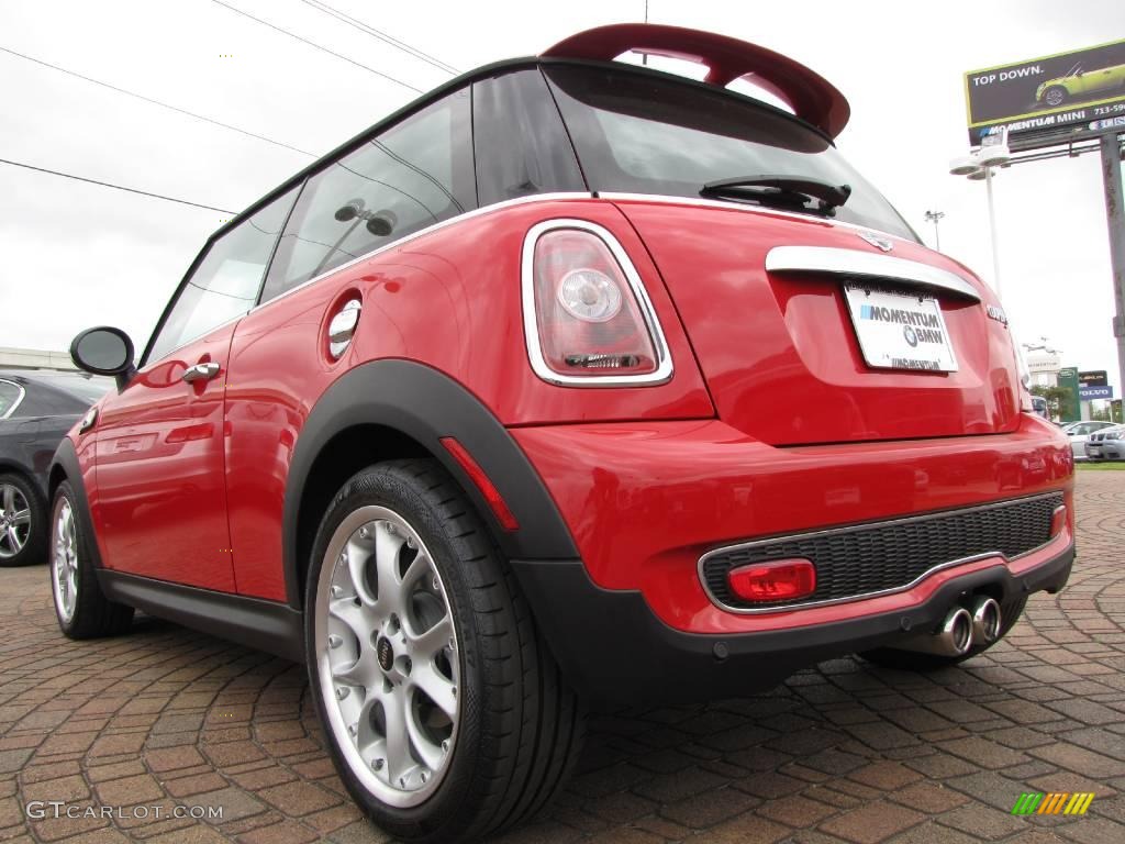 2008 Cooper S Hardtop - Chili Red / Rooster Red Leather/Carbon Black photo #3