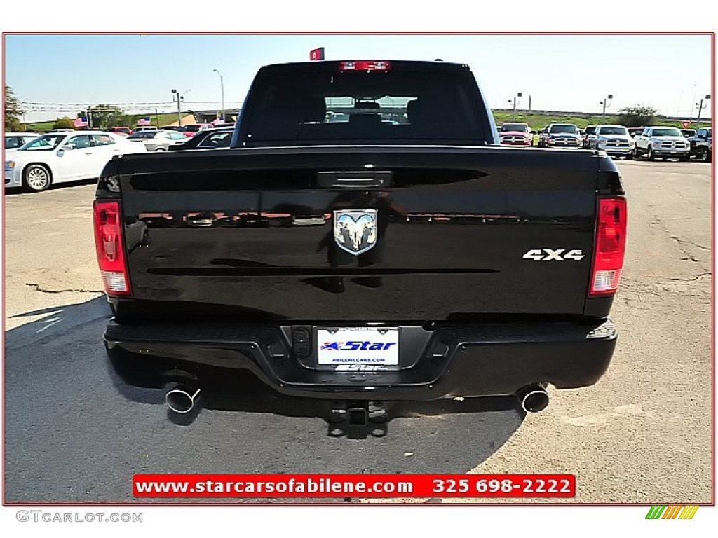 2012 Ram 1500 Express Crew Cab 4x4 - Black / Dark Slate Gray/Medium Graystone photo #4