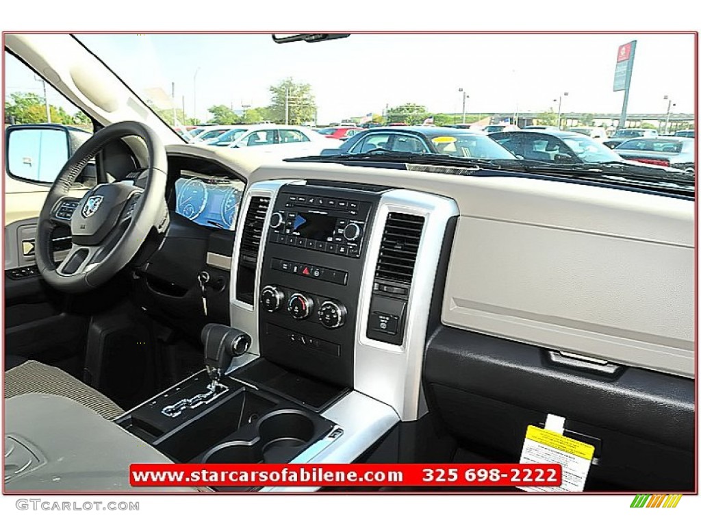 2012 Ram 1500 Lone Star Quad Cab - Bright Silver Metallic / Dark Slate Gray/Medium Graystone photo #24