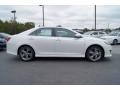 Super White - Camry SE Photo No. 6