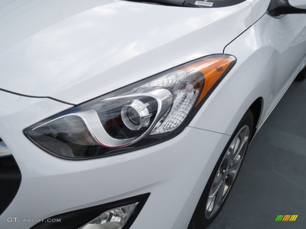 2013 Elantra GT - Monaco White / Beige photo #8