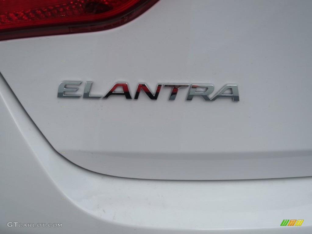 2013 Elantra GT - Monaco White / Beige photo #13