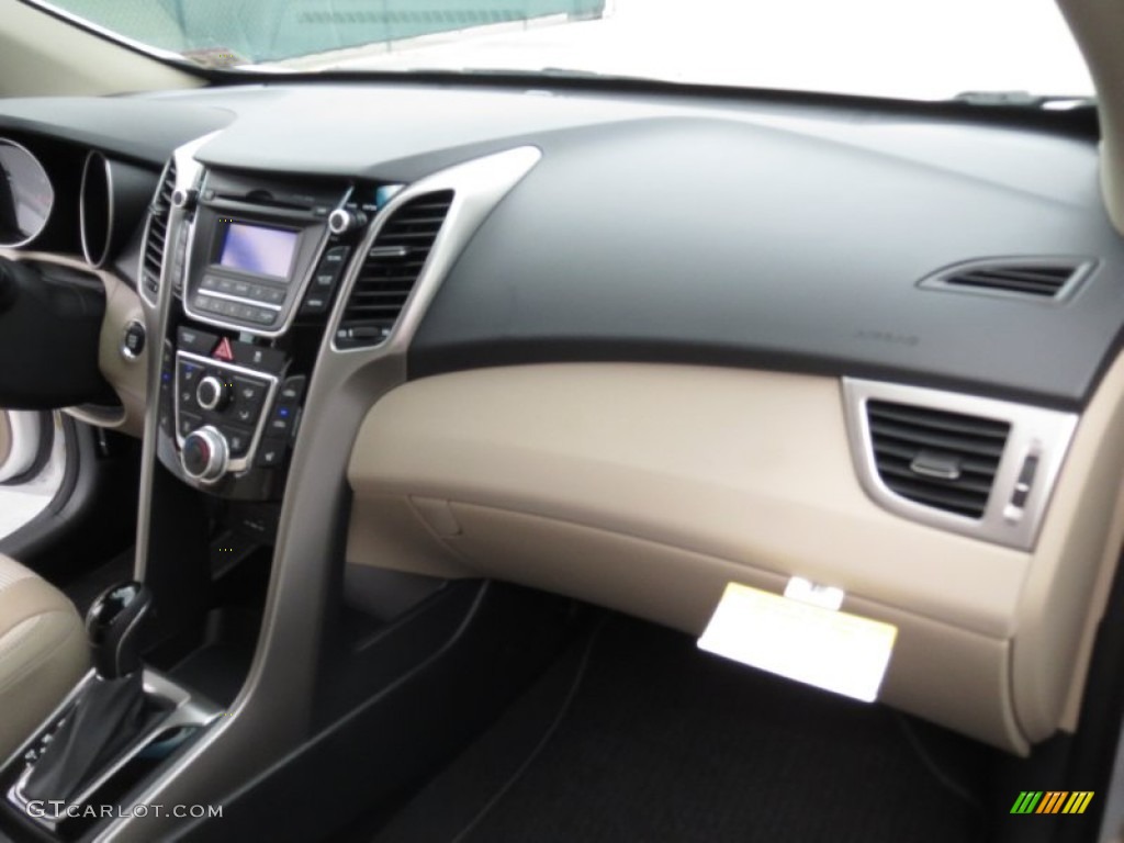2013 Elantra GT - Monaco White / Beige photo #17